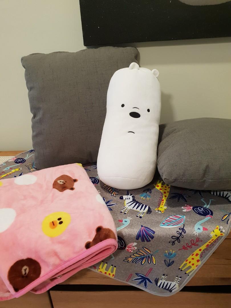 Ice bear pillow top