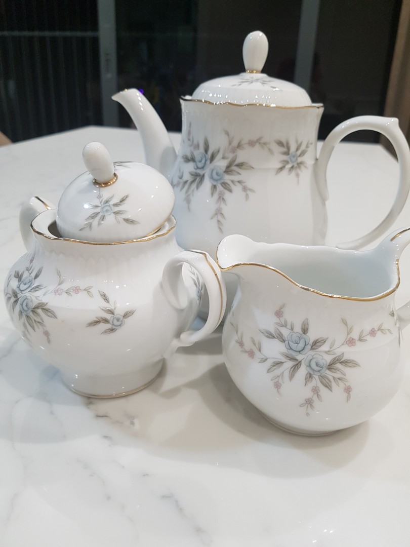 Jyoto China (Japan) teapot and tea cup set, Furniture & Home Living, Kitchenware & Tableware