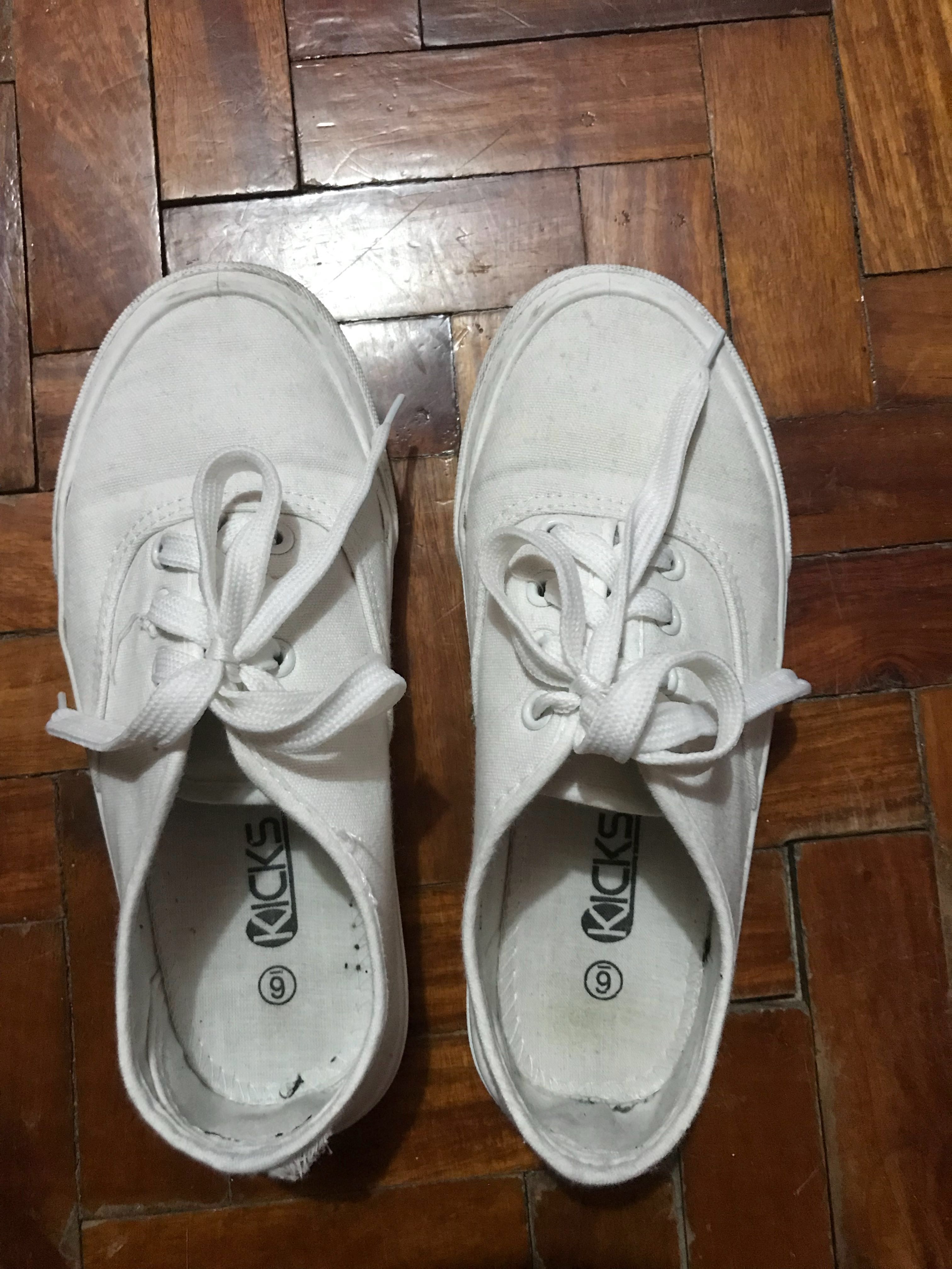 kicks white shoes