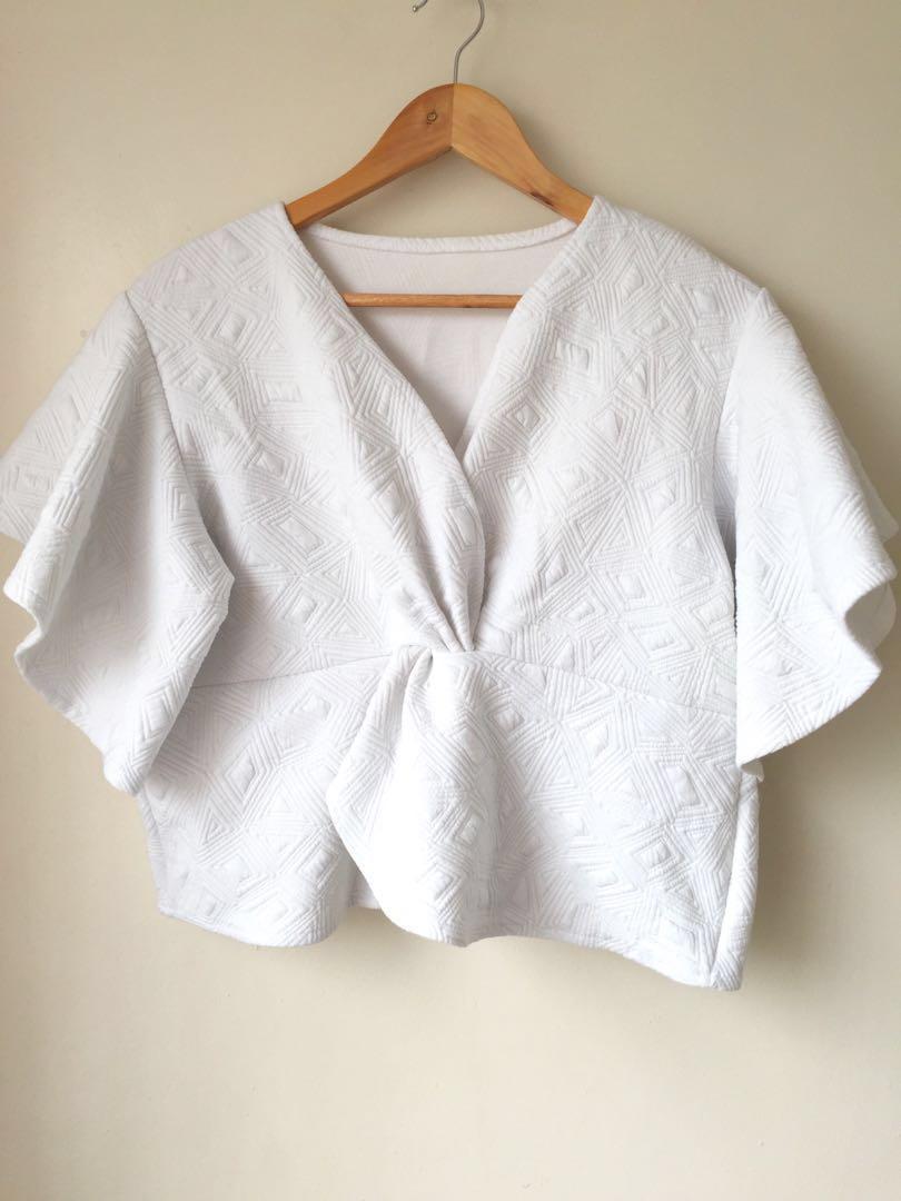 Knotted Front Kimono Sleeves Blouse (Category: Blouses) located in Quezon City. Submitted by snaptrendsph (Listing ID 173997814, Image 1). Description: Kimono Sleeves with front knot blouse Best fit for Large upto XL Worn once #garagesale11.