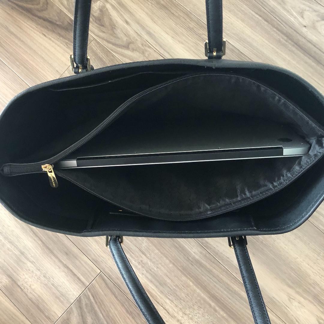 Michael kors tote 2025 with laptop pocket