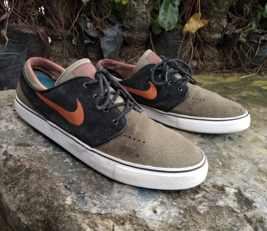 slide on puma sneakers