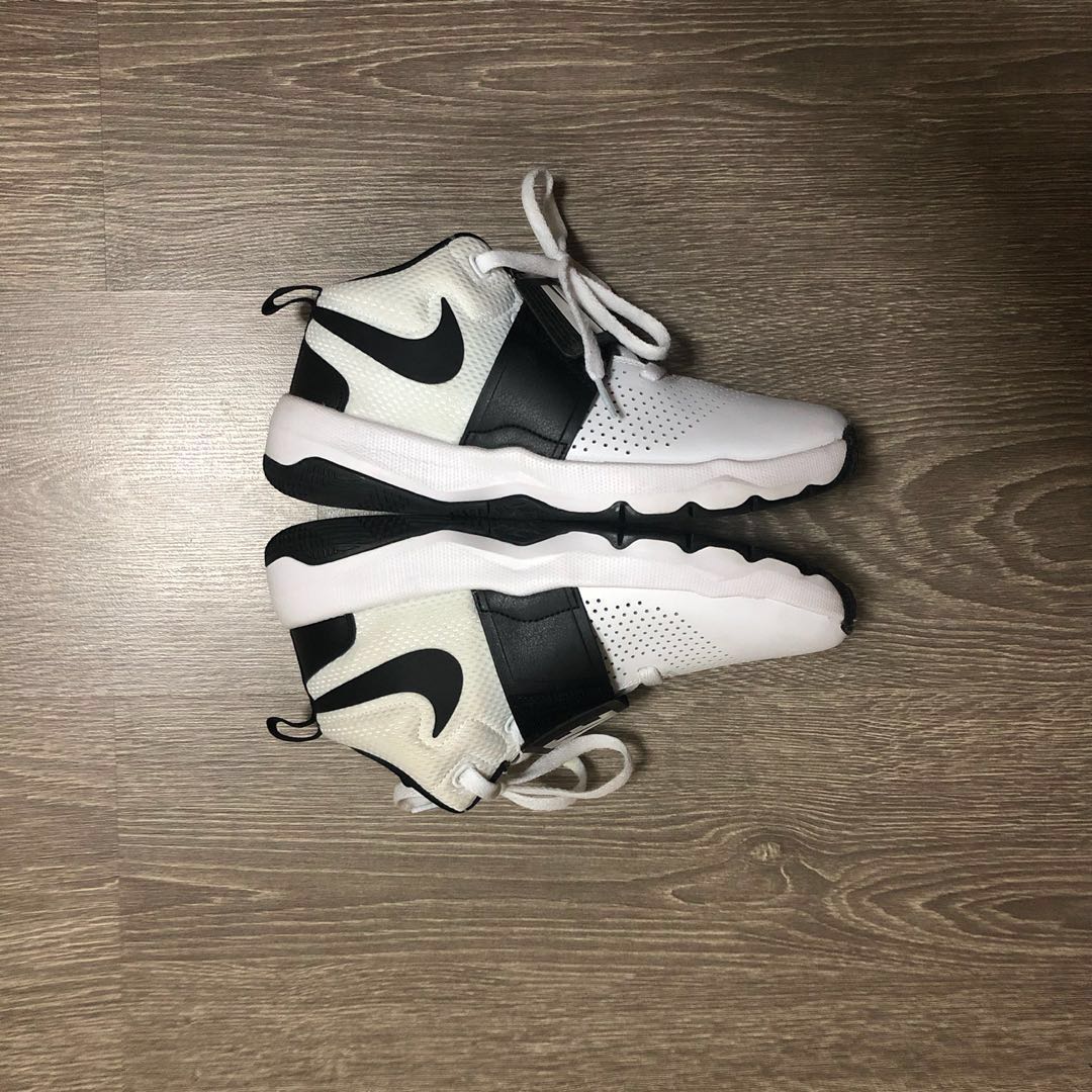 Nike team hustle d8 women's Clearance