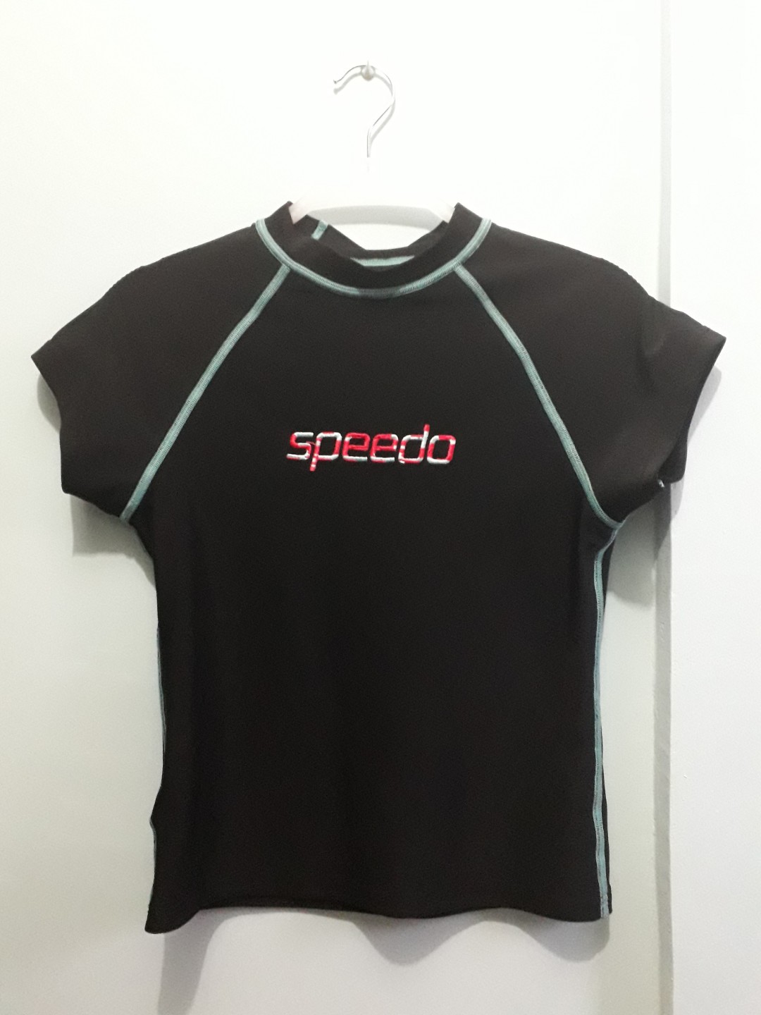 Original Speedo Rash Guard, Men's Fashion, Activewear on Carousell
