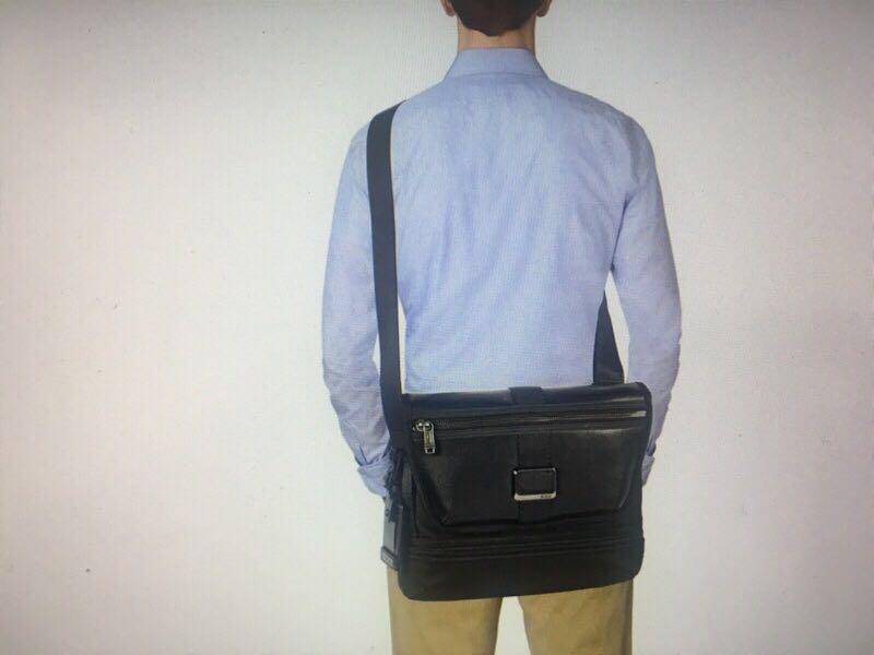 Travis crossbody shop