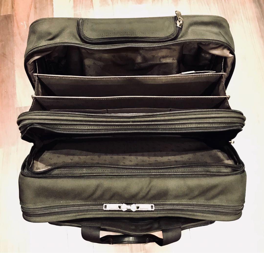 TUMI Alpha Classic Black 2 Wheeled Trolly Briefcase (used), Men's Fashion, Bags & Wallets