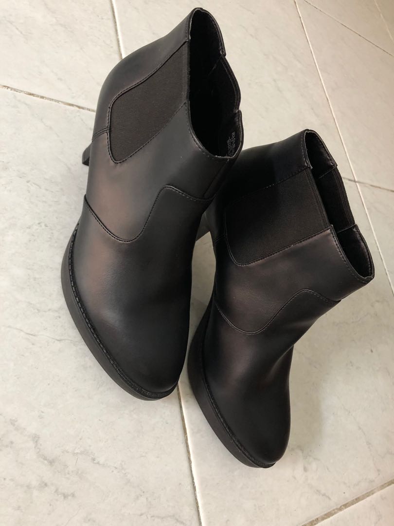 Uniqlo Heels Boots Fesyen Wanita Sepatu Di Carousell