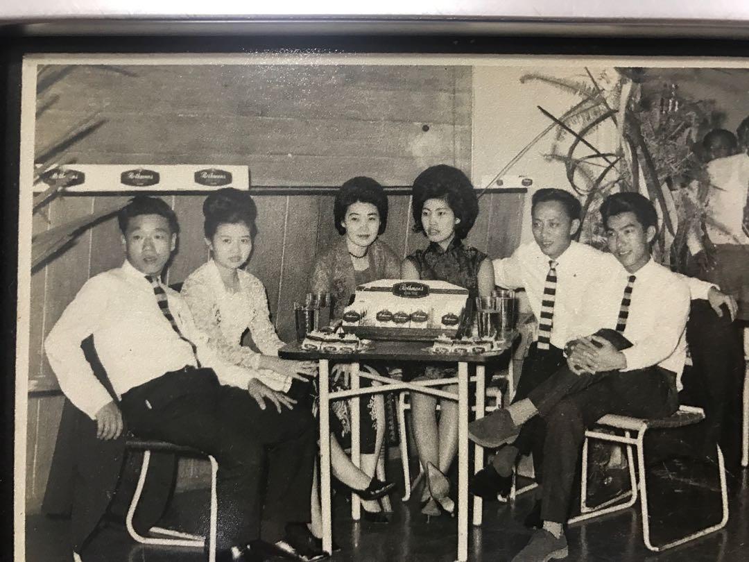 Rothmans Pall Mall Cigarette Tin For Sale C1920S VINTAGE ROTHMANS PALL MALL VIRGINIA CIGARETTE DE LUXE 100 SIZE TIN £25.99 - UK Rothmans Pall Mall Cigarette Tin Signs Australia