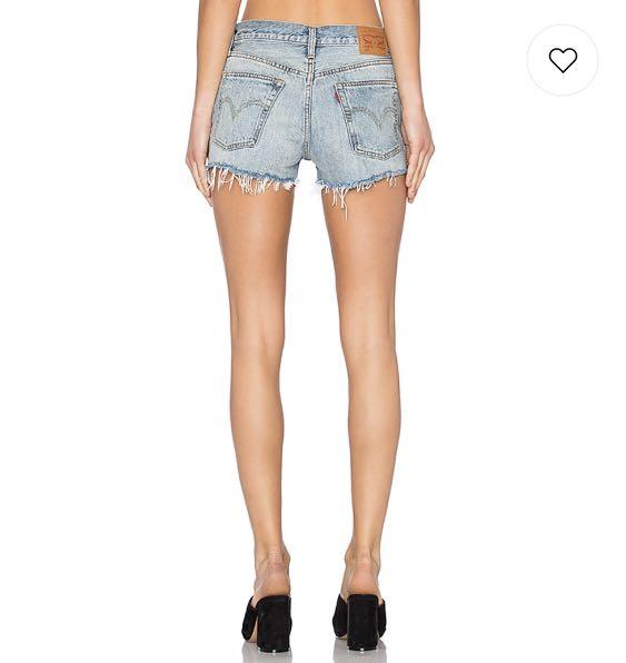 WITH SHIPPING CLEARANCE Levis 501 Straight Leg Denim Shorts in