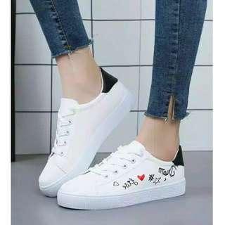 SEPATU WANITA DUAM HITAM