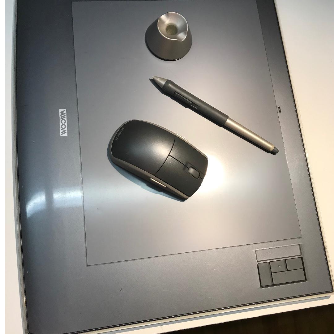 A Set Of Wacom Intuos 3 A4 Tablet Pen Holder Mouse Electronics Computer Parts Accessories On Carousell