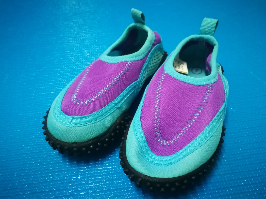 aqua shoes baby