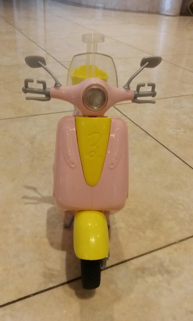 barbie scooter vespa