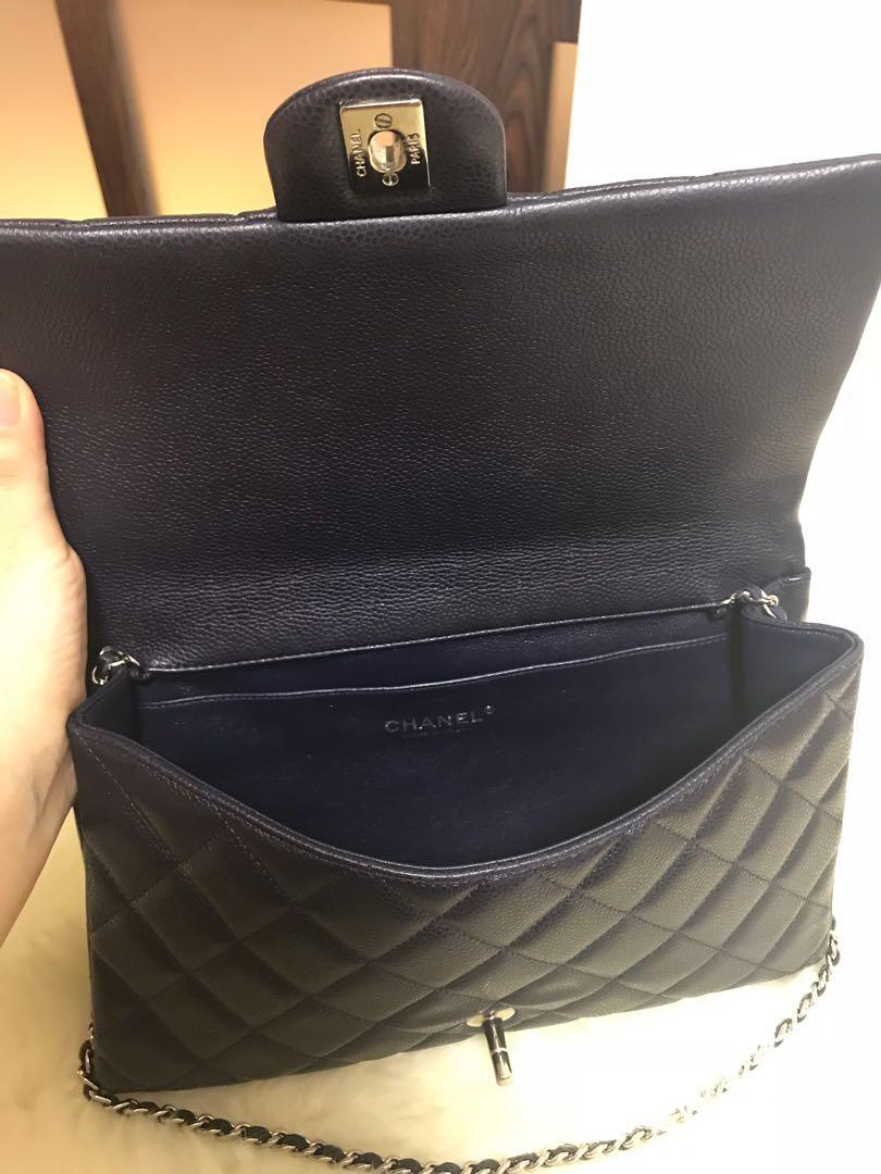 Timeless Chanel Classique caviar navy blue bag Leather ref.871655 - Joli  Closet