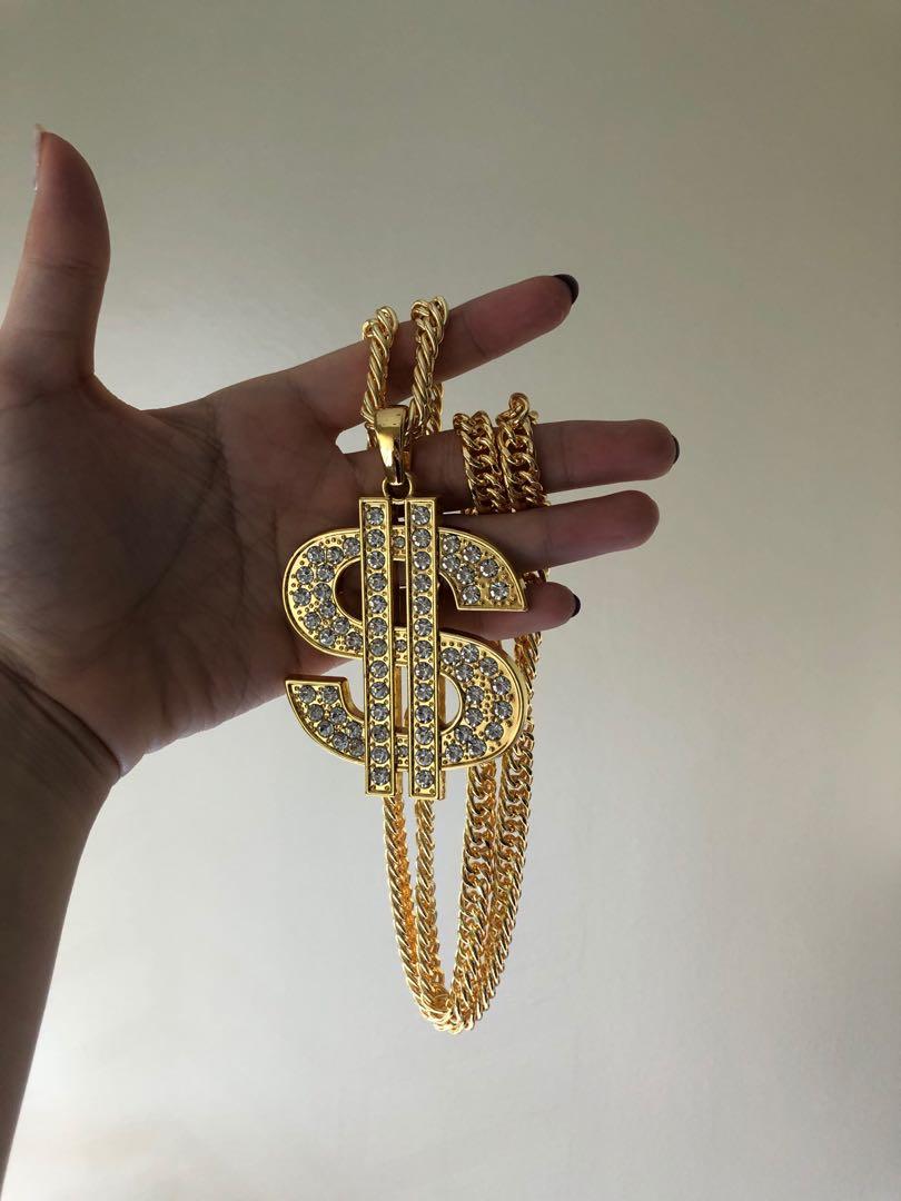 Gold chains (Category: Jewelry) located in Singapore. Submitted by gucciganggg (Listing ID 199459644, Image 3). Description: Worn once for a gate crash costume $5 each, bought at $12 each from Bugis.