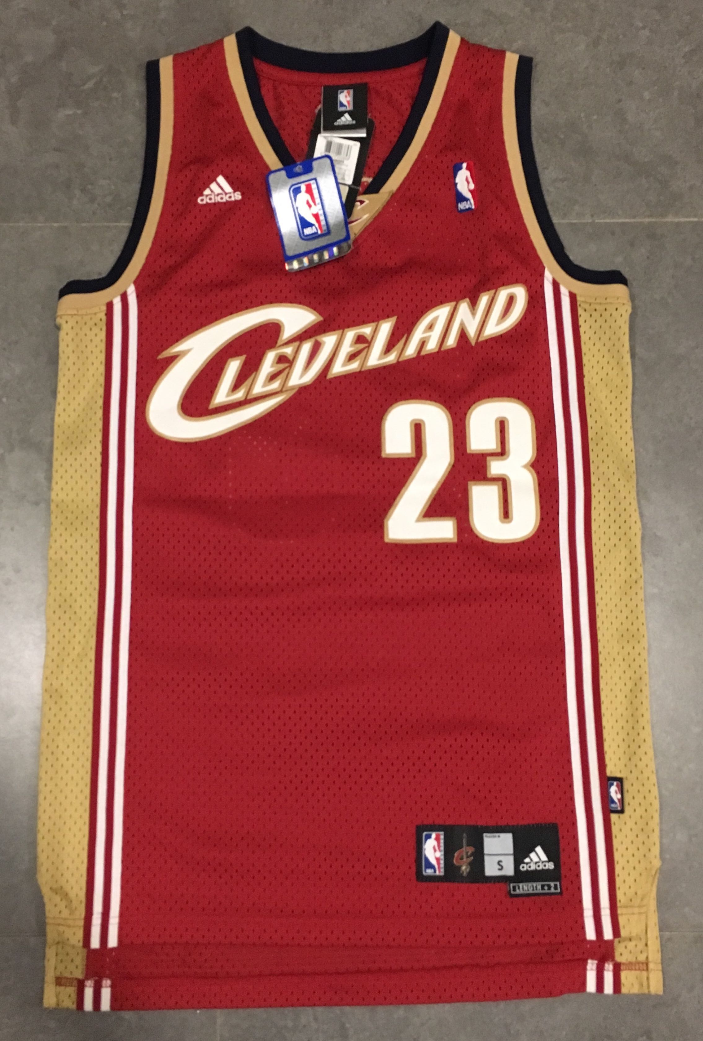 LeBron James Rookie Jersey Hits Auction Block, Could Break $630k Record