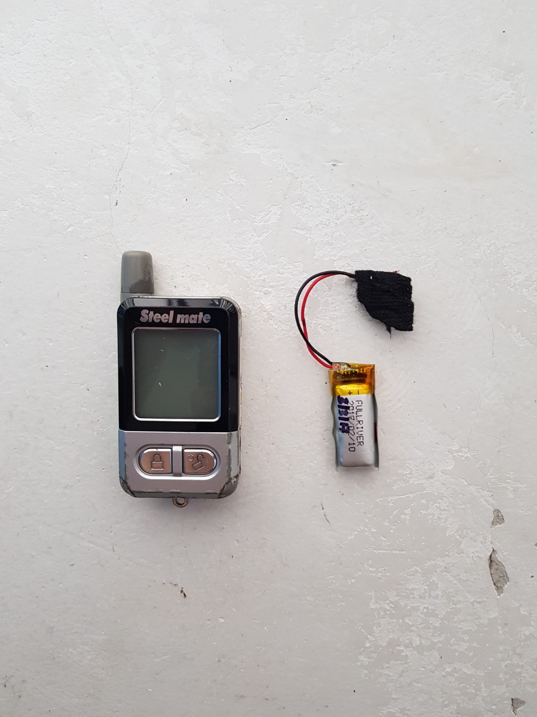 Steelmate 898G Faulty Remote c w extra Fullriver Battery