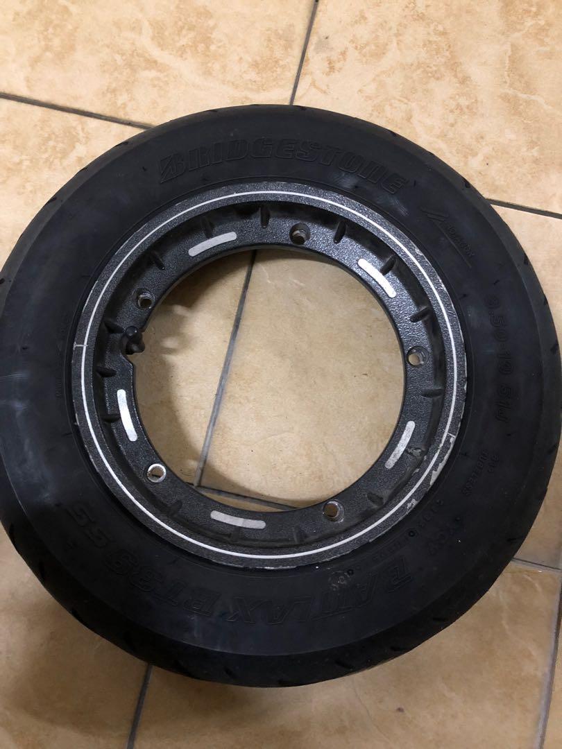 Vespa tyre Bridgestone Battlax tubeless, Motorcycles, Motorcycle