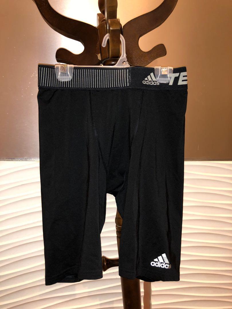 Adidas Compression (Category: Activewear) located in Ipoh. Submitted by mrezpz (Listing ID 199708794, Image 1). Description: .