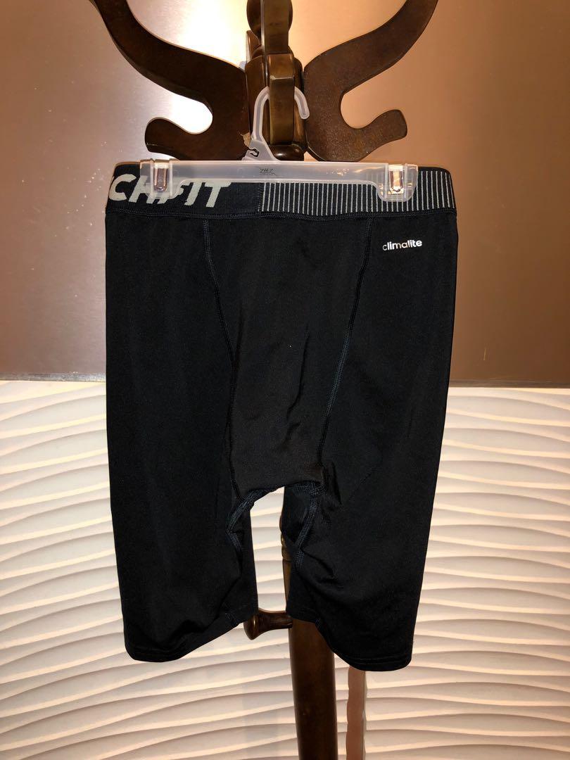 Adidas Compression (Category: Activewear) located in Ipoh. Submitted by mrezpz (Listing ID 199708794, Image 2). Description: .
