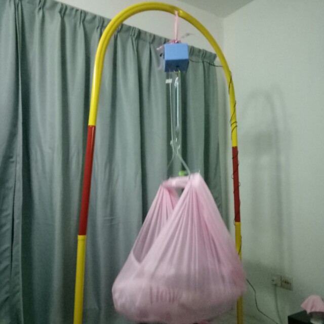Cloth cradle clearance with stand