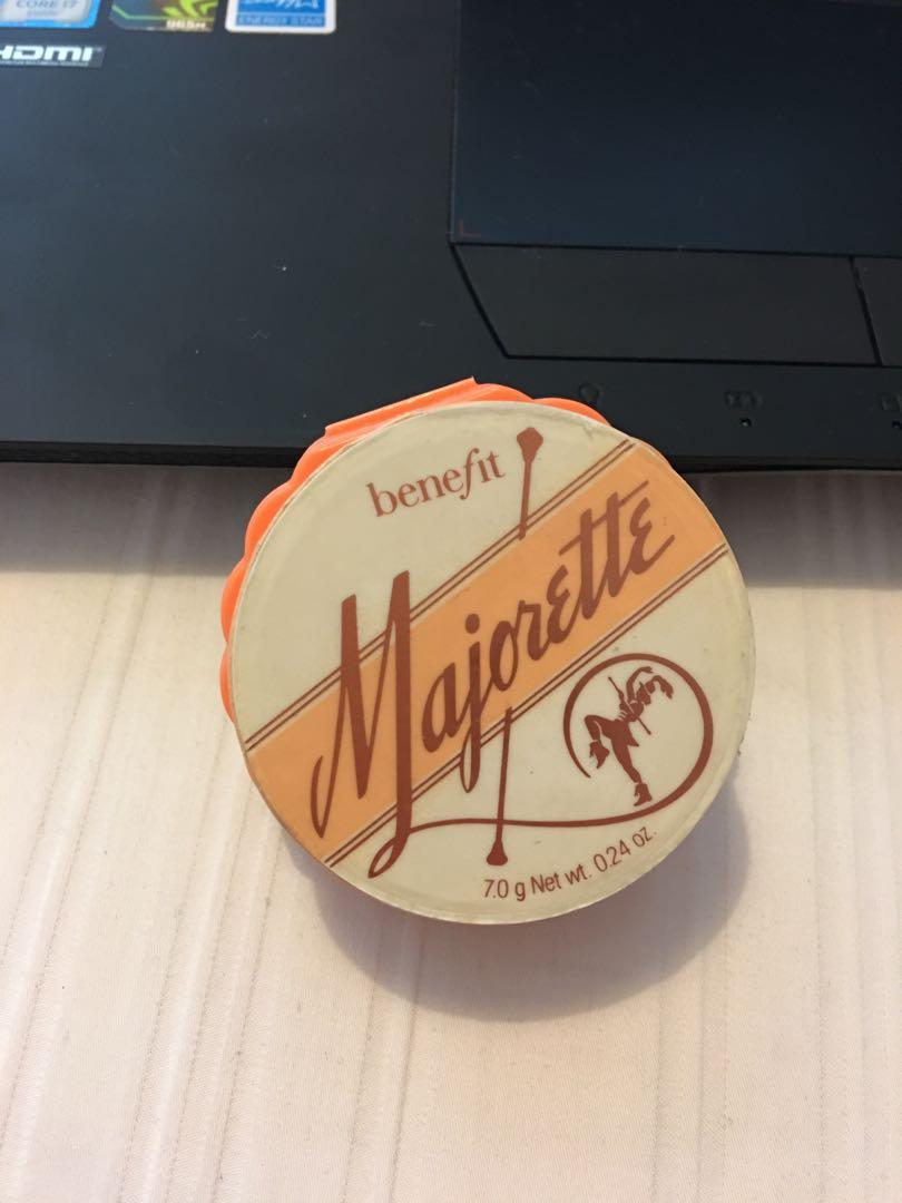 benefit majorette blush