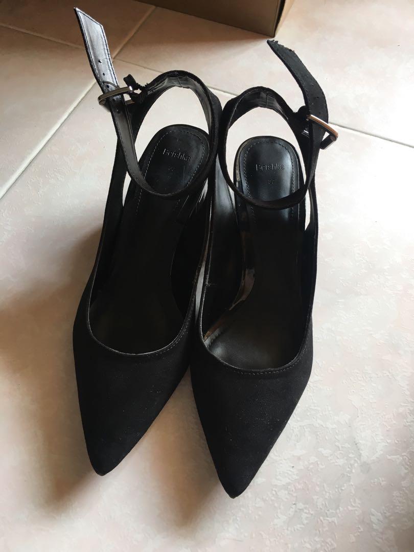 pointed shoes with block heel