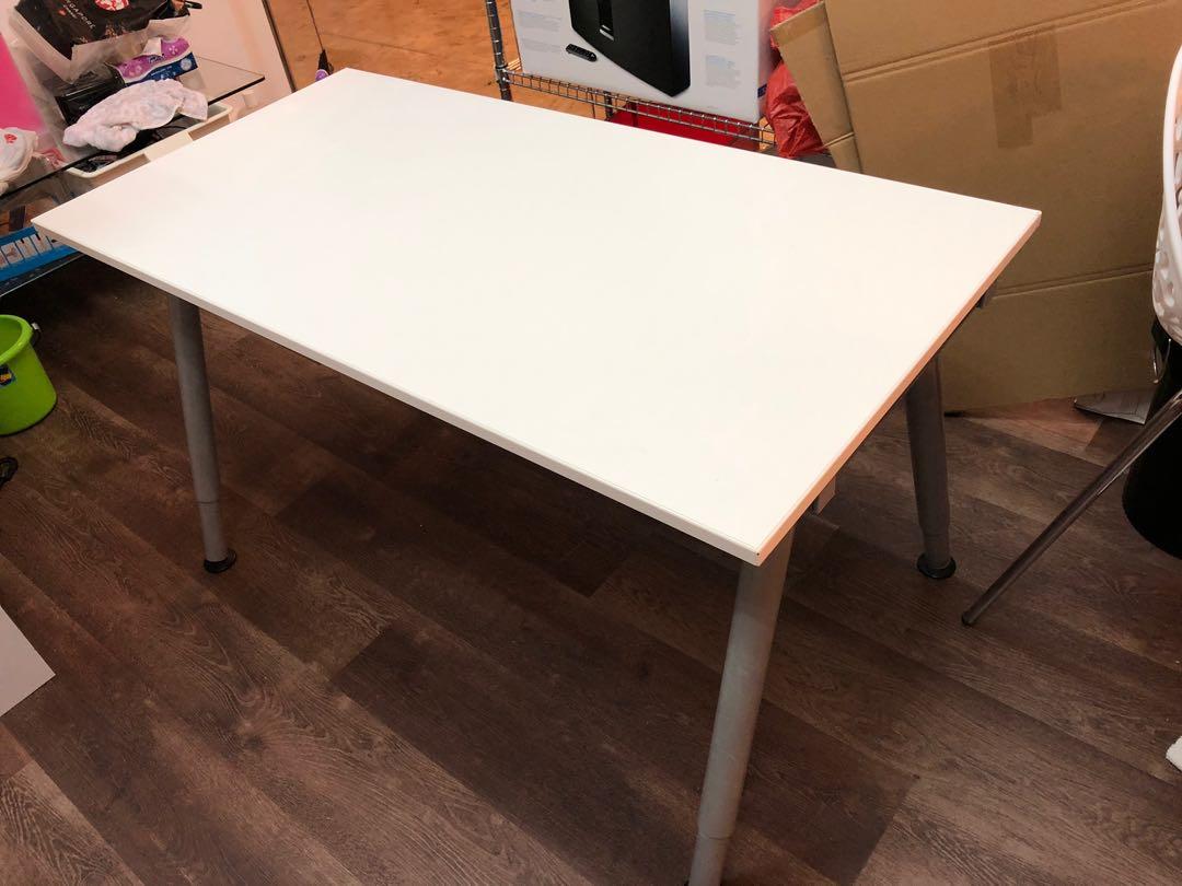 Ikea Gloss White Desk With Adjustable Height Table Legs