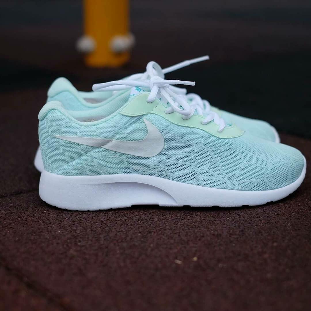 NIKE TANJUN RUSH TOSCA WHITE ORIGINAL Fesyen Wanita Sepatu di Carousell