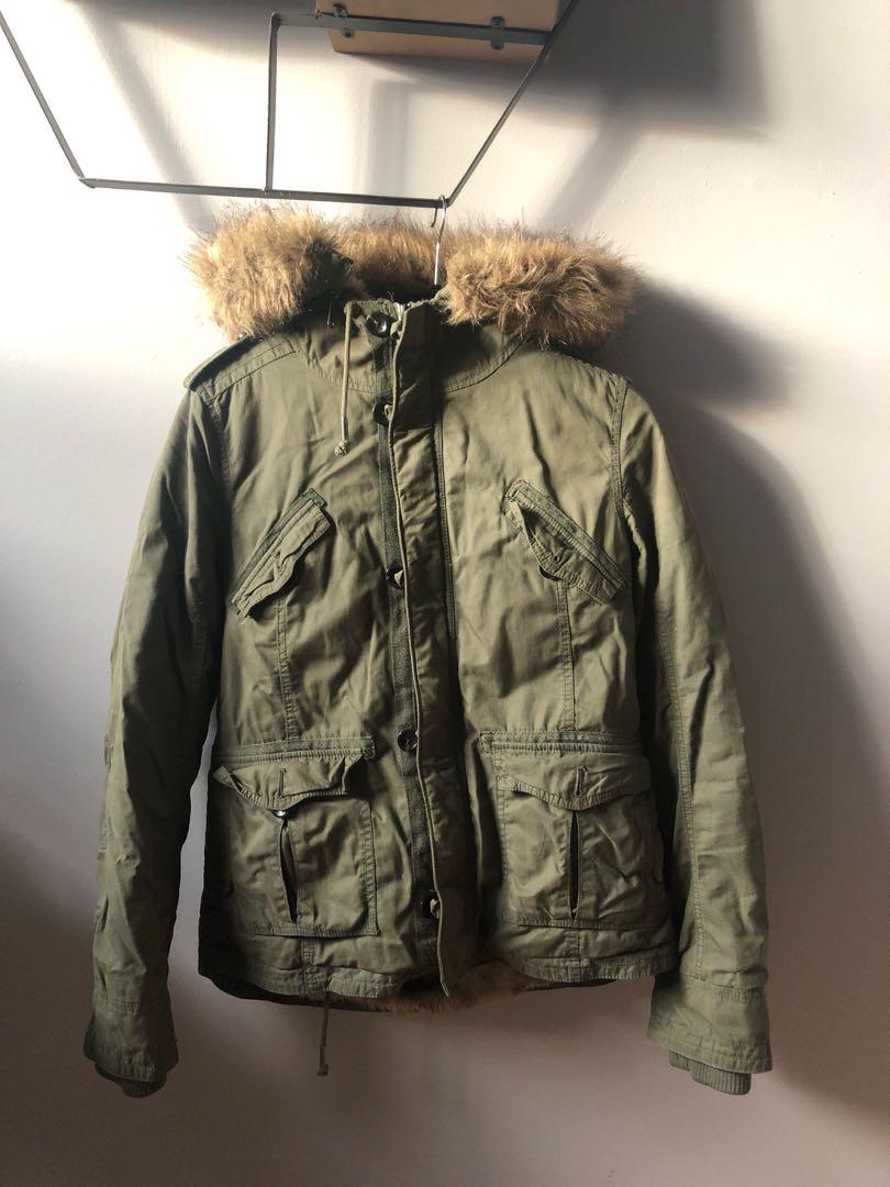 TNA JACKET (Category: Clothes) located in Toronto. Submitted by jchlx (Listing ID 199708461, Image 1). Description: Worn a handful of times Doesn’t fit me Size Large .