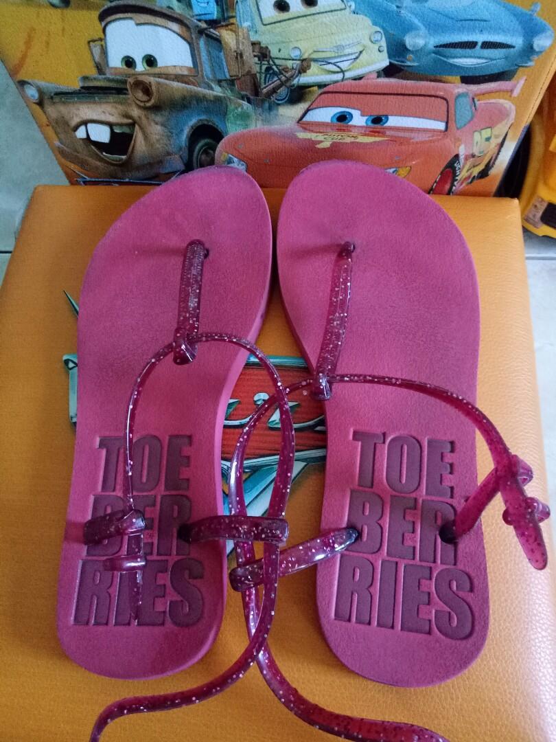 toeberries slippers price