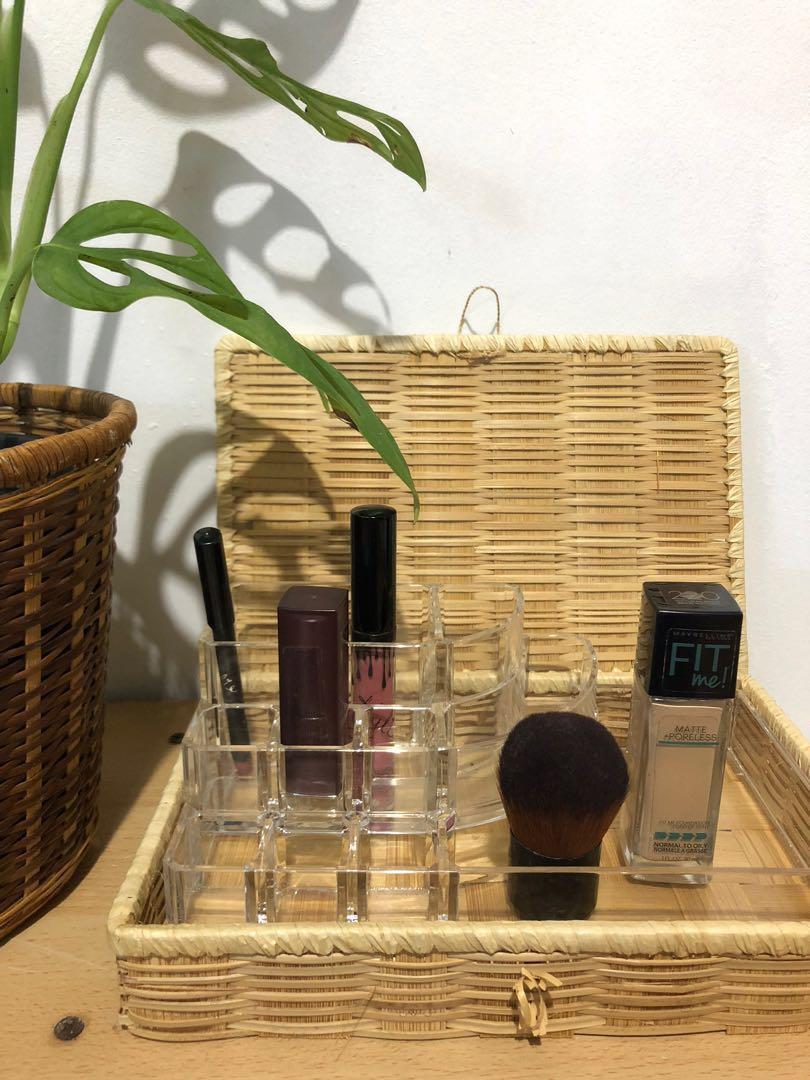 Acrylic Make up organizer (Category: Storage Boxes & Baskets) located in San Juan City. Submitted by lunalucasluna (Listing ID 193335957, Image 1). Description: Used in good condition Meet ups: Tiendesitas, Robinsons Galleria, Greenhills Shipping: Fastrack Lalamove Grab 2 day reservation only. #garagesale11.