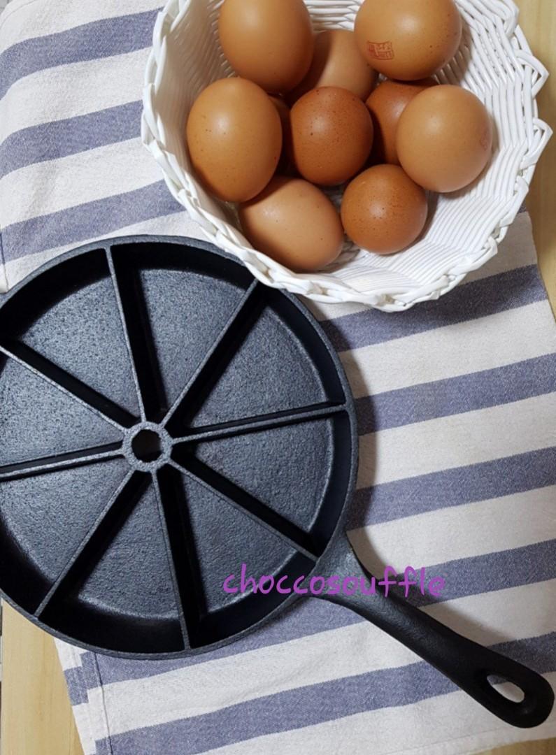 Cornbread maker(cast iron), Furniture & Home Living, Kitchenware