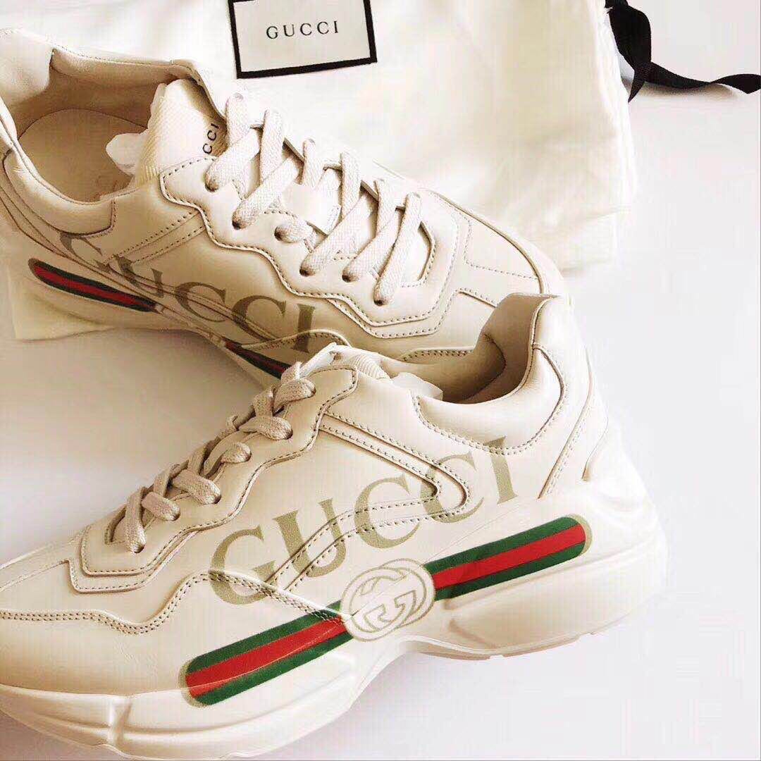 Gucci 老爹鞋 他的時尚 鞋子在旋轉拍賣