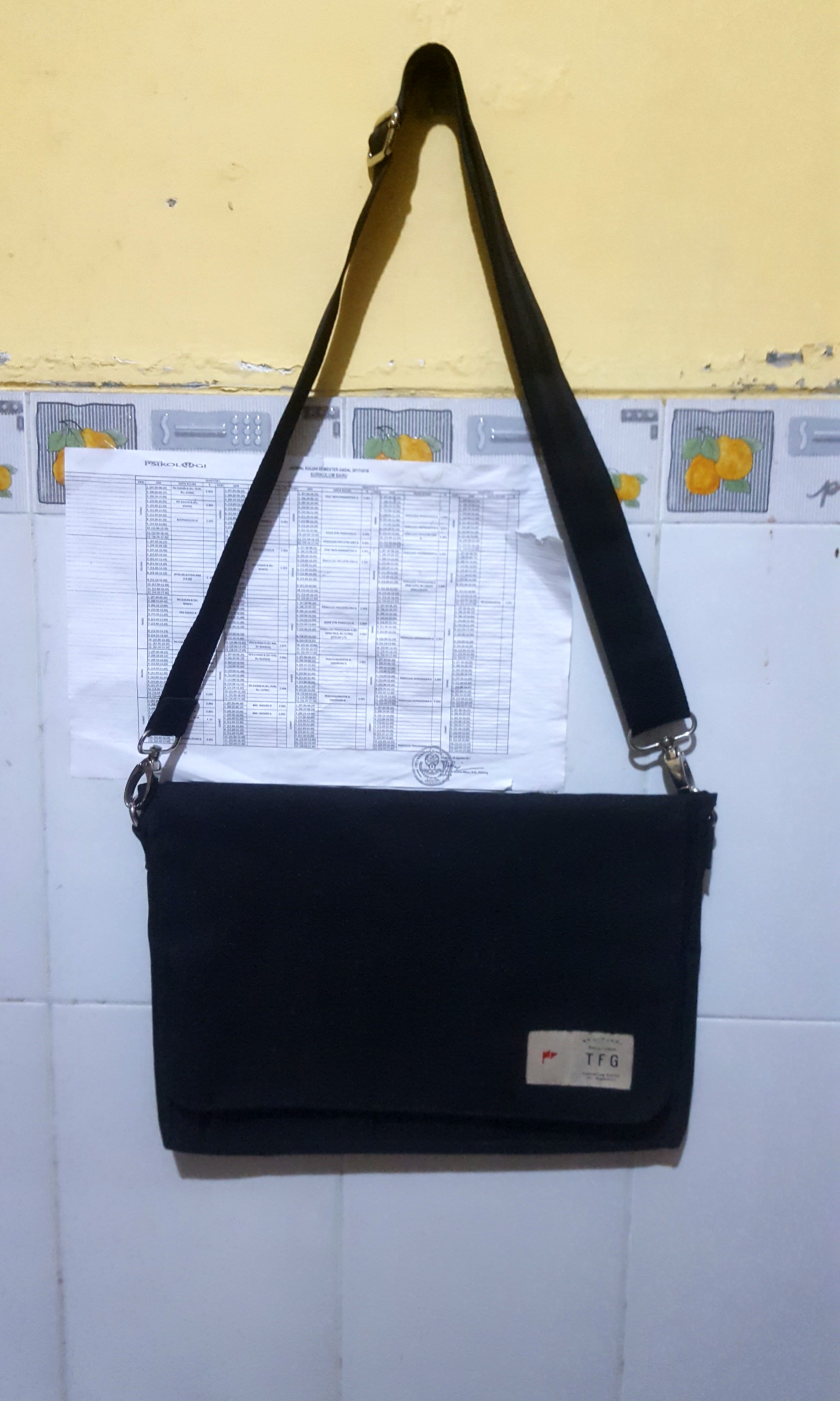 Laptop Organizer Pixar 402 Black Tfg The Fine Goods Fesyen Pria Tas Dompet Tas Selempang Di Carousell