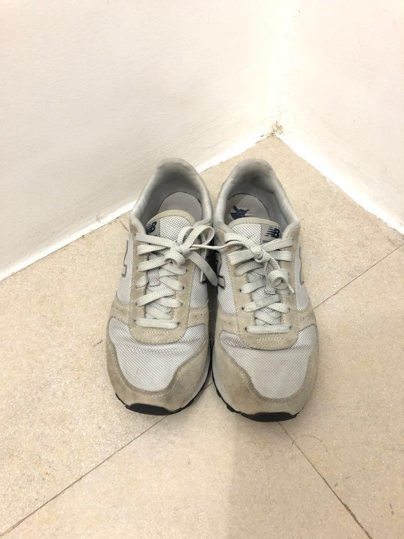 dirty white new balance