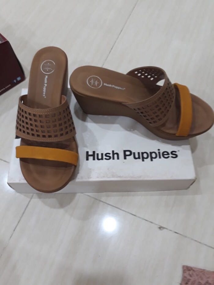 harga sandal hush puppies