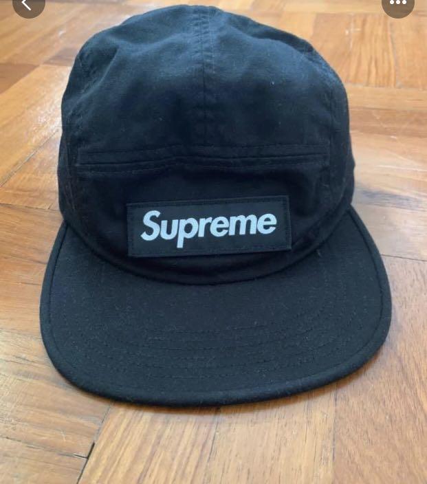 Black top supreme snapback