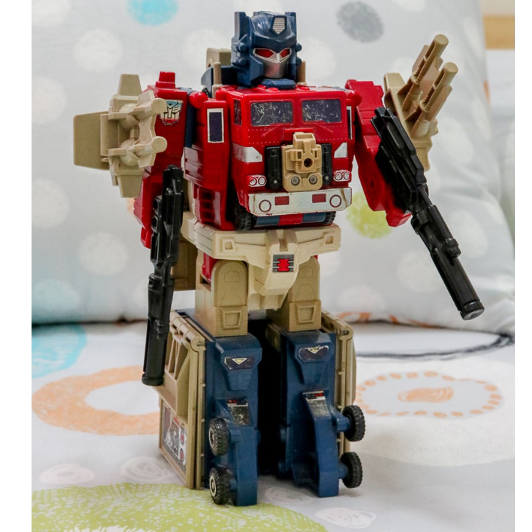 optimus prime gen 1 toy