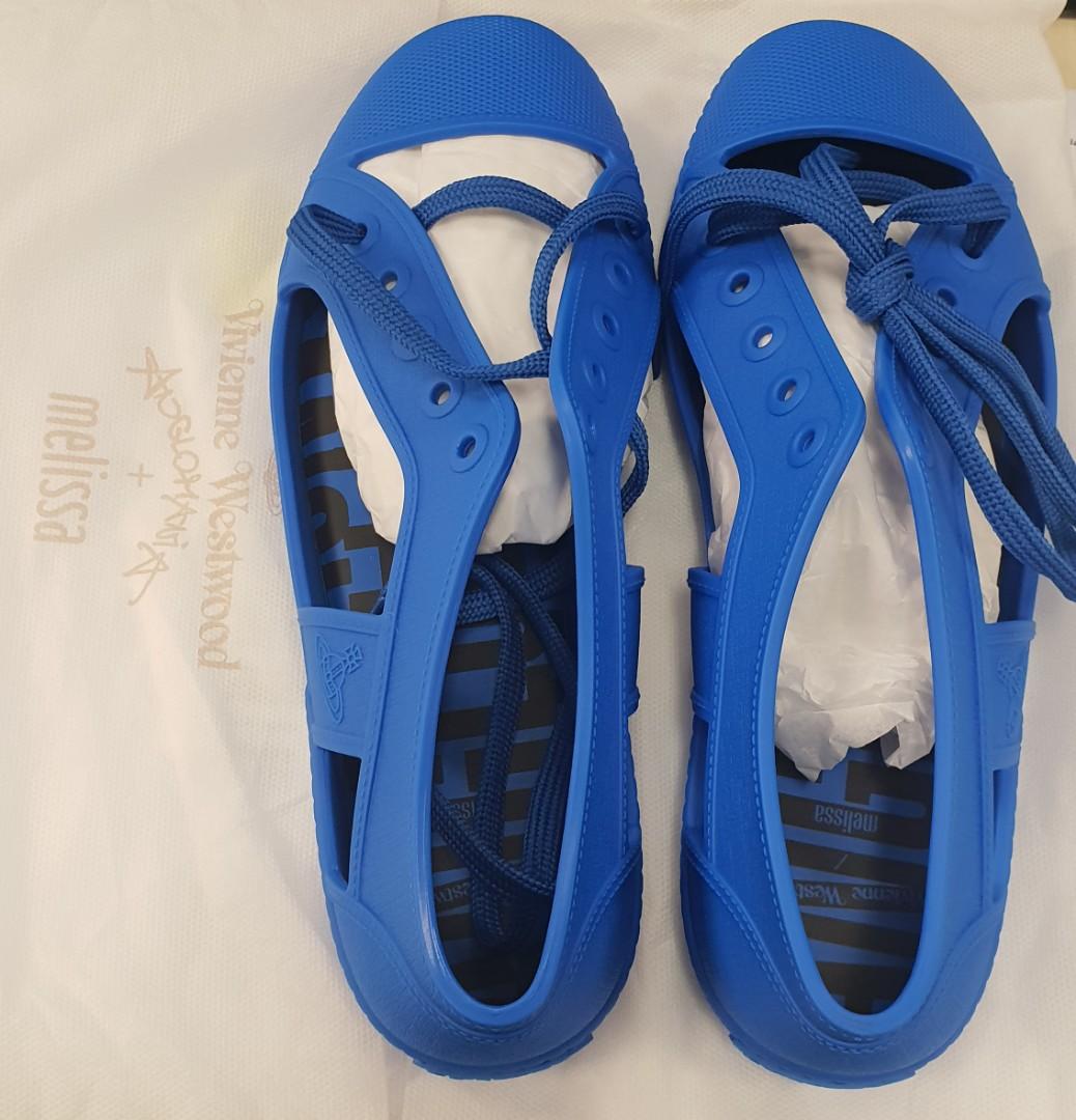 Melissa brighton sneaker top