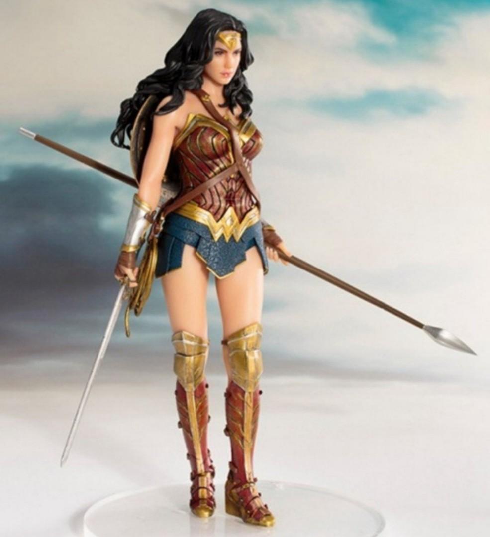 Wonder Woman Figurine, Hobbies & Toys, Toys & Games on Carousell