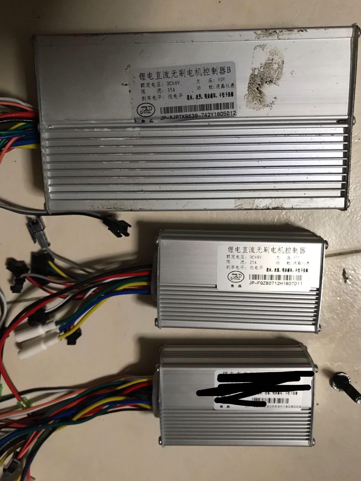 60v35a Controller Throttle (Category: E-Scooters & E-Bikes) located in Singapore. Submitted by bigboyworkshop (Listing ID 178973271, Image 4). Description: 60v 35a Controller and 6pin throttle Can install DYU ,Ultron ultra,Ultron Monster,Fiido.