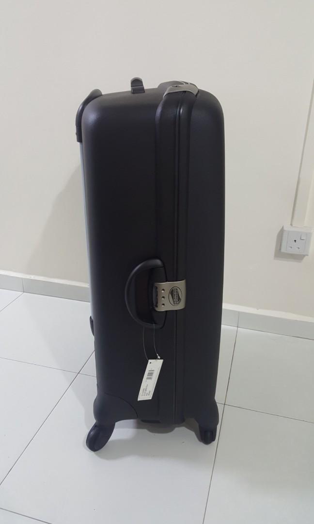 American Tourister Flite 82cm 4 wheel Spinner Black