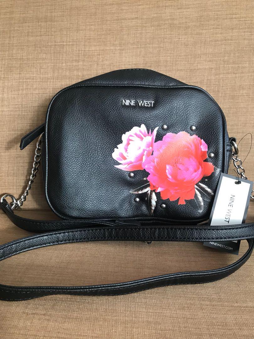 nine west black sling bag