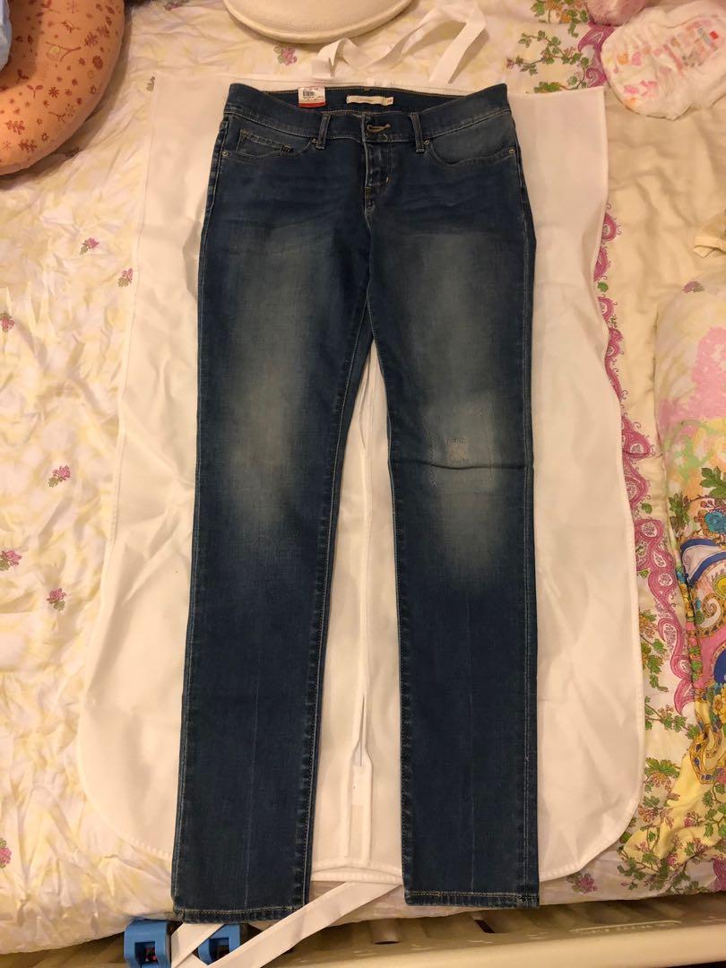 looking for levi jeans