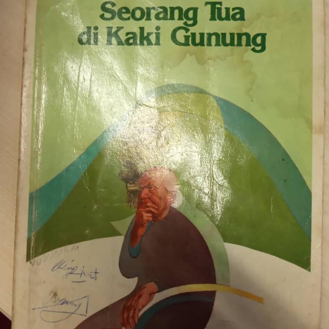 Seorang Tua Di Kaki Gunung Textbooks On Carousell
