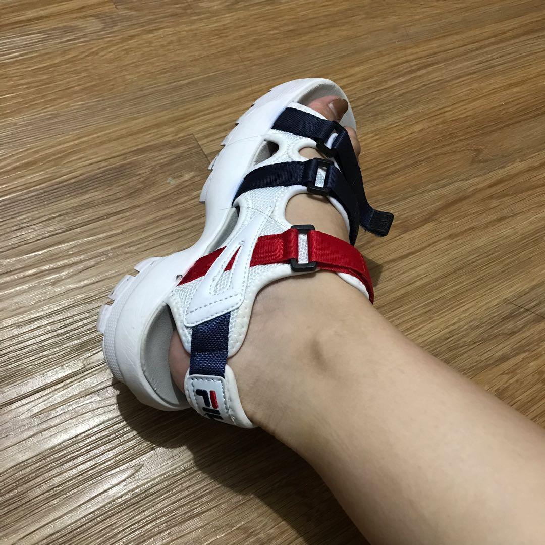 Fila disruptor hotsell sandals on feet