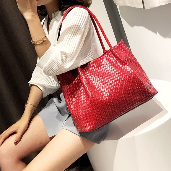 ladies hand bag for office use