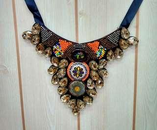 Kalung Pesta batu motif indi