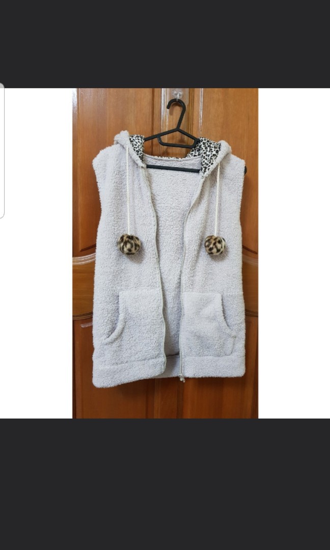 Free Mailing Flo Fur Vest With Hood Women S Fashion Clothes